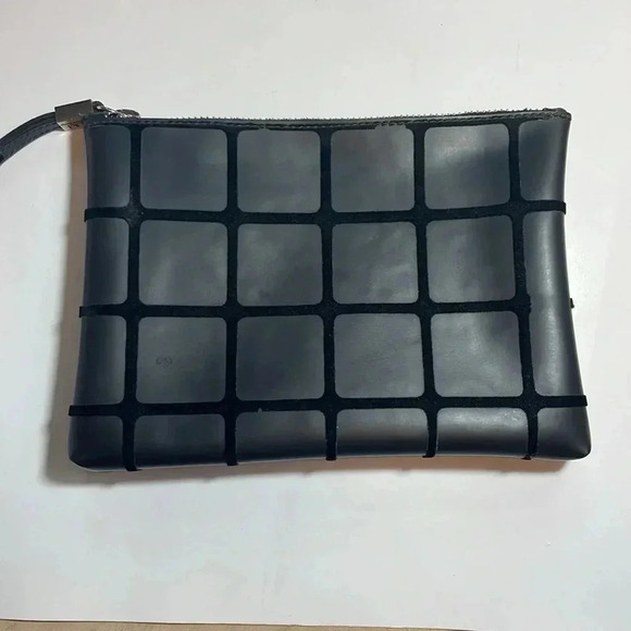 GUM Gianni Chiarini Design black grid wristlet - Picture 2 of 5